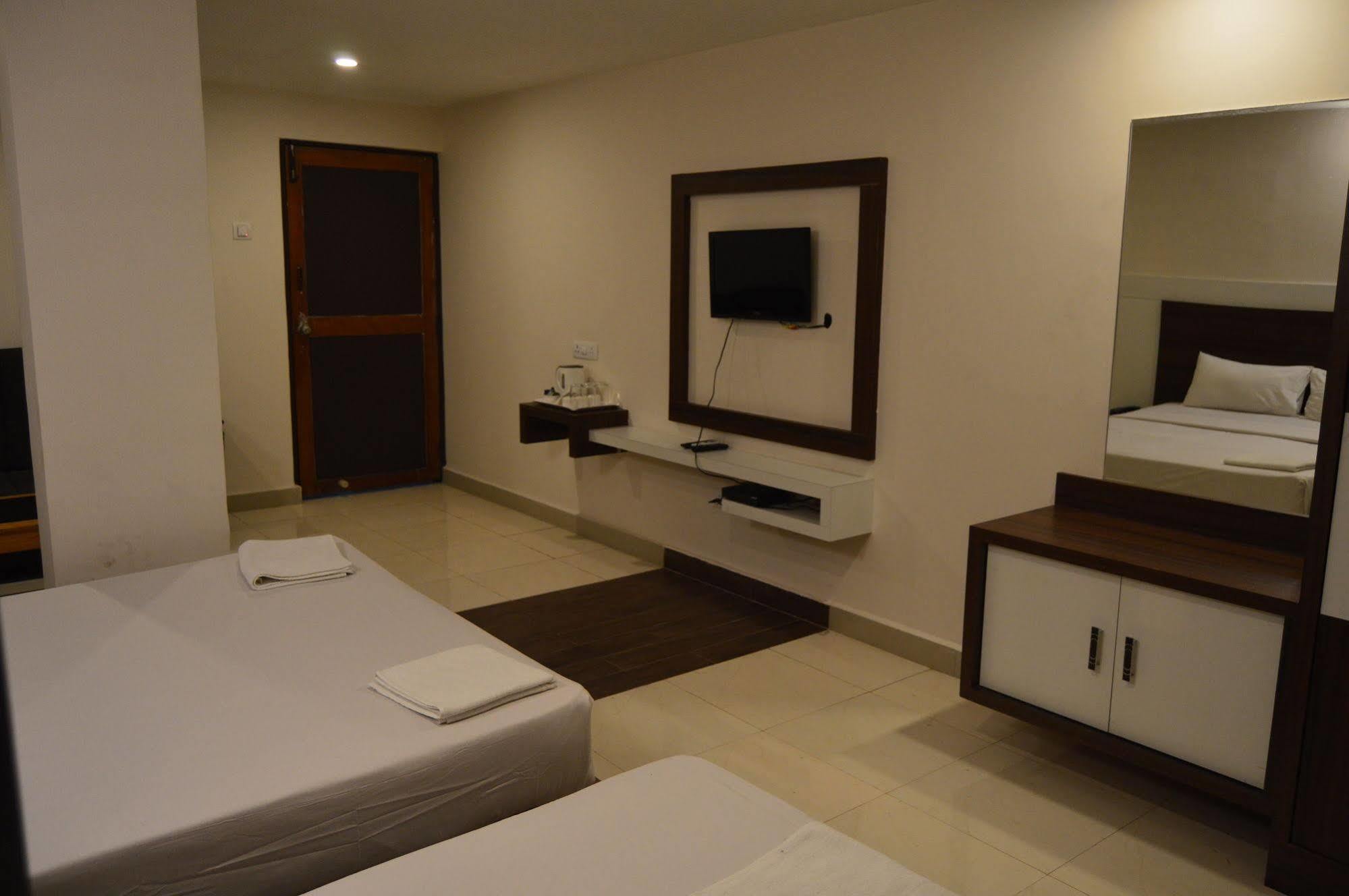 Qik Stay @ S.K. Continental Mysore Eksteriør billede